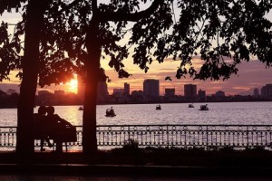 Có gì đâu một buổi chiều Hồ Tây